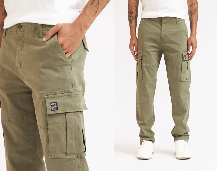 PANTALON CARGO VERDE CALCE REGULAR